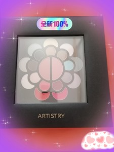 安利20周年雅姿纪念彩妆礼盒。全新未使用，保质期2018年，