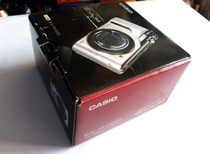 卡西欧（EX-FH100）照相机，原盒配件齐全，保存进本全新