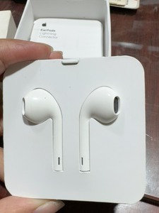 苹果原装耳机，换了无限耳机、便宜出了，不退不换，不议价，不包