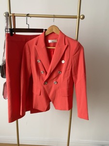 brj女装高端线2000多购于杭州银泰，版型好到极致，阳光橙
