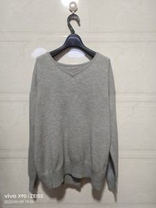 日本女装恩瓦德旗下23区羊毛衫，羊毛90%，羊绒10%，浅灰