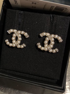 Chanel 香奈儿 19K 珍珠水钻双C耳钉 全套带吊牌，
