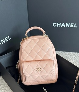 Chanel/香奈儿  限量款 粉色双肩小书包 包包购于"海