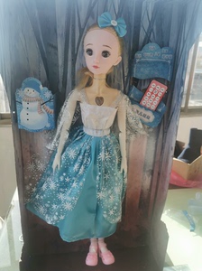 冰雪艾莎公主，芭比娃娃，全新未拆，高60厘米，眼睛四肢可动，