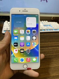 同事的苹果 8 Plus  几乎全新 256G  iPhon