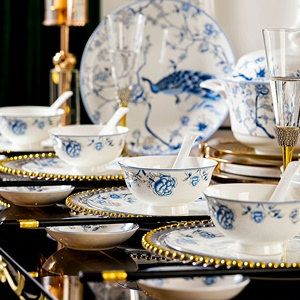 ❤青花瓷陶瓷碗筷套装家用礼品批发中式景德镇骨瓷蓝孔雀碗盘碟组