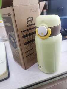 minions小黄人数显保温杯，360ml，不大不小刚刚好，