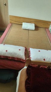 1.8✖️2米床实物拍摄，床在台商投资区，杏田村，有两张，全
