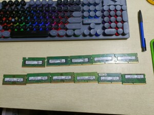 笔记本内存条ddr42400 2133频率 。三星 镁光 海