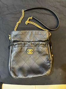 Chanel香奈儿女包包、22c双金珠福袋水桶包、黑金、98