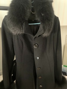 Veromoda时尚羊毛大衣，大毛领，非常fashion，本