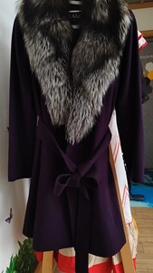 华鑫品牌深紫色 银狐领羊绒大衣，端庄、优雅、高贵160 88