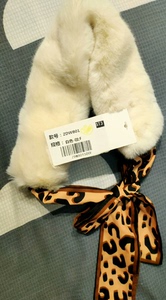 白色冬天假领，围脖，豹纹，戴在羽绒衣外面非常漂亮，满50包邮