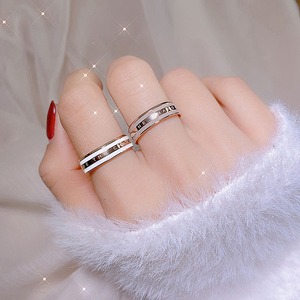 日韩dw戒指时尚爆款情侣对戒18k玫瑰金素圈简约不锈钢指环潮饰品