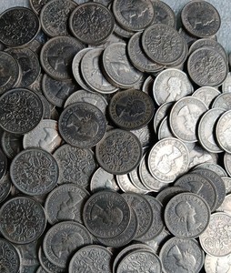 外国硬币 英国幸运六便士硬币，单价5元年份随机，满100枚包