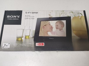 索尼Sony数码相框DPF-C700有线版，别人送的用不上出
