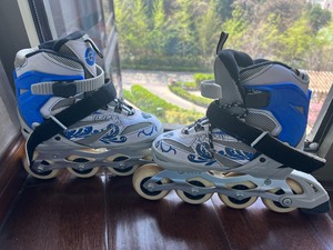 95新奥得赛轮滑鞋套装儿童可调旱冰鞋铝合金架，尺寸30-33