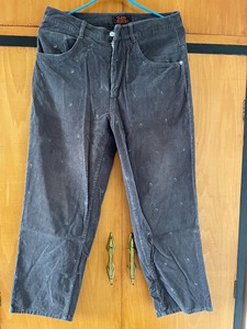 dusty灯芯绒长裤，9成新，只穿过一两个月，没有瑕疵，适合