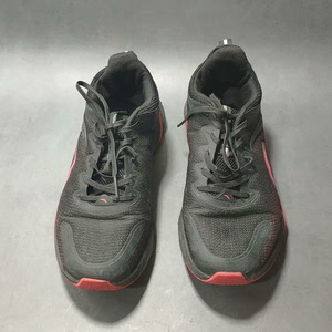 安踏男鞋42码春季运动鞋跑步鞋，专柜正品。成色中等穿着无破损