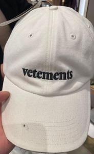 Vetements/维特萌，与锐步联名款，白色中性棒球帽