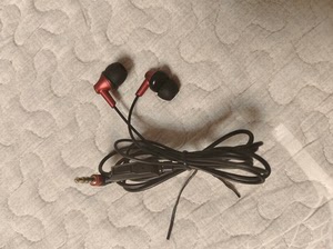芙洛蒂 线控耳机 成色很新，买回来就放着，闲置出售