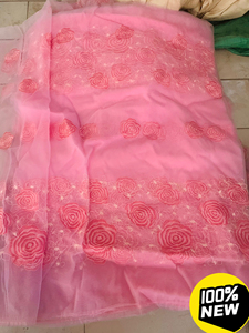 处理一批玻璃纱绣花面料，粉色，有效门幅2.6米，可以做窗帘，