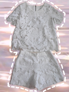 韩国碎花蕾丝镂空针织短裤两件套，镂空花朵为分层拼接，面料厚雪