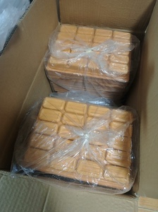 由于公司下架了水饺，还有20格的水饺打包盒200套带盖的，同