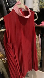 vltn 百褶红裙 质量挺好的 连衣裙 清闲置