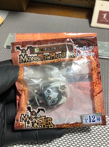 日本正版 7-11联名茶品玩具 怪物猎人 钥匙扣 挂件 手机