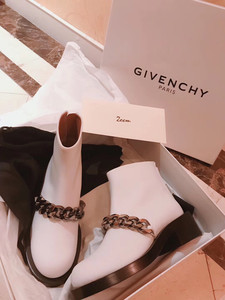 Givenchy白色链条靴。2ccm厘米哥上面入手的，只穿过