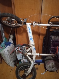 阿米尼折叠自行车，正常使用。二手物品售出不退不换。自提，自提