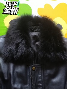 海宁中国皮革城精品店买的，九成新短款黑色纯羊皮女士夹克，XL