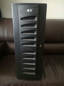 联志9K塔式服务器电脑机箱1个。
