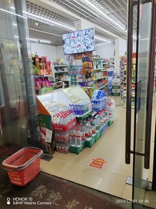 本店120平方转让在江南盛天地，有烟证加个快递站，在小区正大