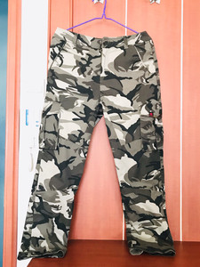 男士迷彩休闲裤，Free Army品牌，尺码175/84A，