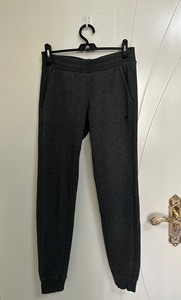 新百伦深灰色运动裤，S码，版型好、成色新，实体店399元购入