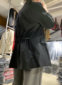 古月王景胡璟正品，春秋款，大版西装外套，后面抽绳设计，很洋气
