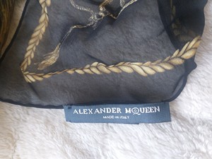 alexander mqueen 麦昆丝质大围巾  130×