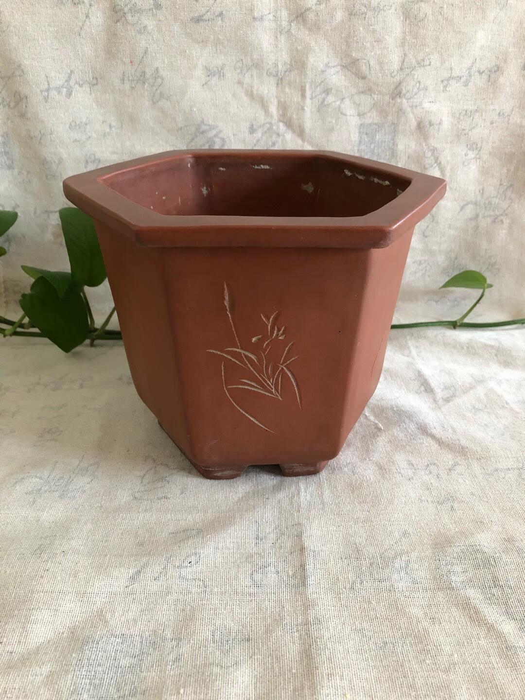 老紫砂花盆，50～70年代，手工制作精细，刻绘精美流畅，包浆