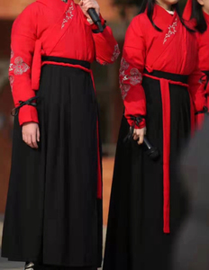 儿童古装汉服，150左右孩子穿的古装，红配黑，古典范，男女都