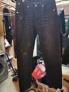 全新Edhardy大老虎潮牌男款牛仔裤，原价3280元。号型