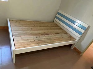 #一米五床深圳东莞市区送货上门安装1.5m宽的木床，出租房用