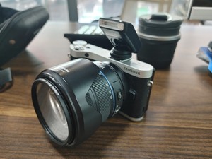 三星nx300微单相机套机 原装无拆修 自用95新难得一见，