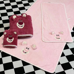 草莓熊罗素熊卡通浴巾两件套，高克重含棉面料，柔软亲肤。包装精