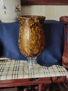 七八十年代老花瓶，插花瓶。老玻璃气泡多，最后两个图片可以看到