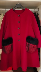 百分百羊毛大衣，A字版，版型绝美，质感佳，线下实体750入手