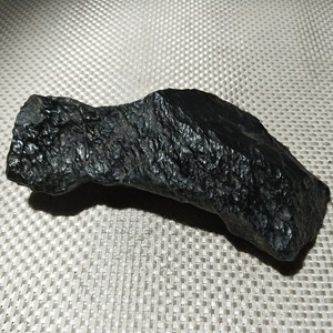 新疆罗布泊橄榄绿陨石，中磁，重量（1065克）