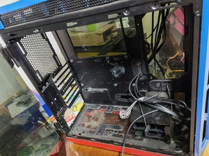 出骨伽幻影者T机箱，可单出配件，侧面玻璃，硬盘架等，电源仓盖