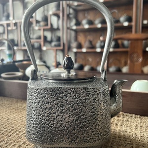 低价出售 砂铁(四方壶)纯手工失蜡法煮茶壶烧水铁壶无涂层日式